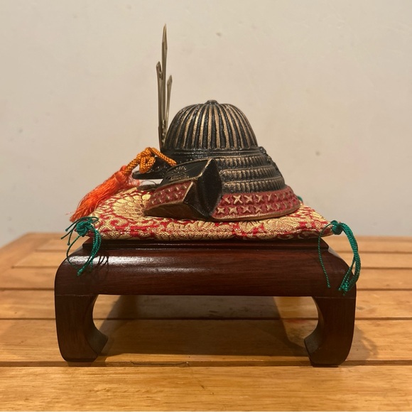 VINTAGE JAPANESE CAST IRON SAMURI WARRIOR KABUKO ARMOR HELMET REPLICA - Picture 5 of 13